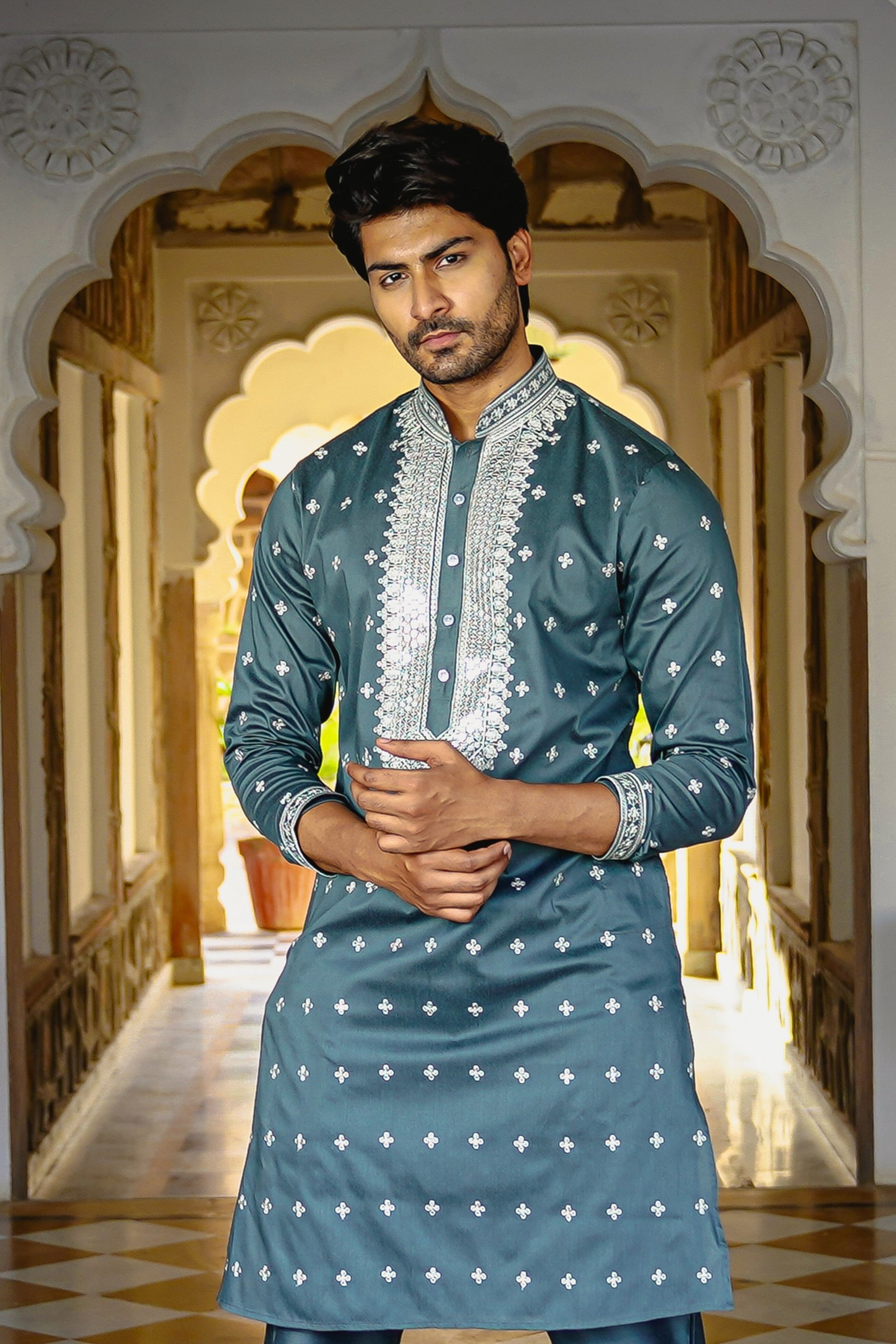 men neck embroidery