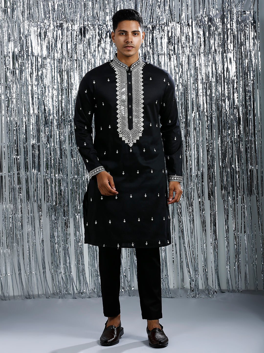 MAJESTIC BLACK KURTA PYJAMA SET WITH INTRICATE NECK EMBROIRDERY