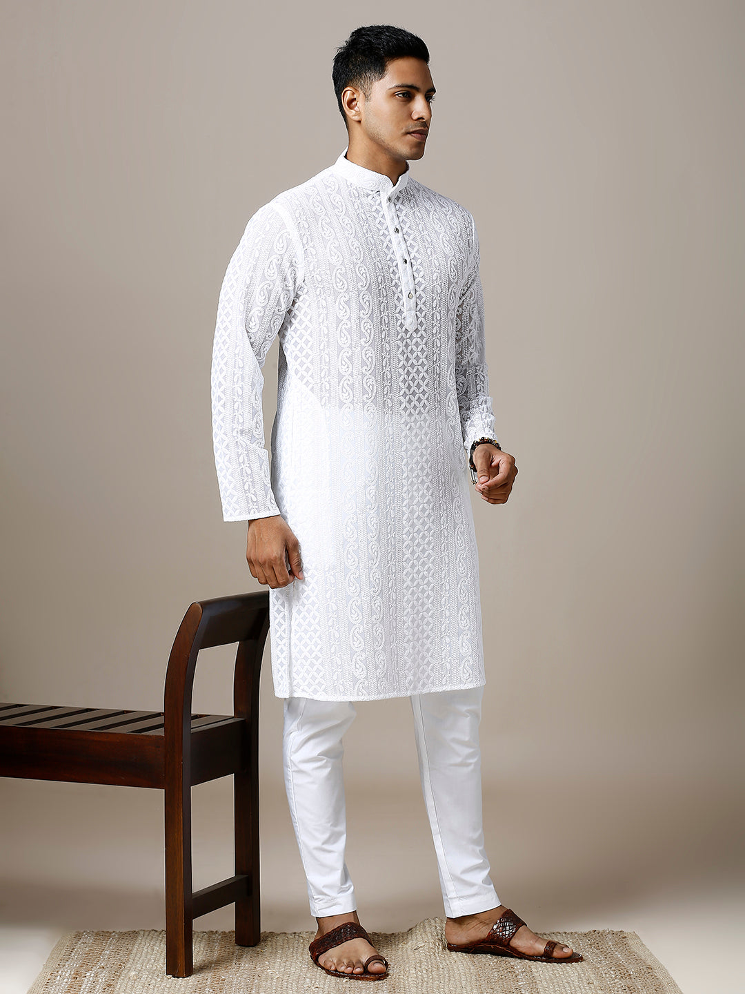 WHITE GEORGETTE PAISLEY DESIGN CHIKANKARI REGULAR FIT KURTA PYJAMA SET