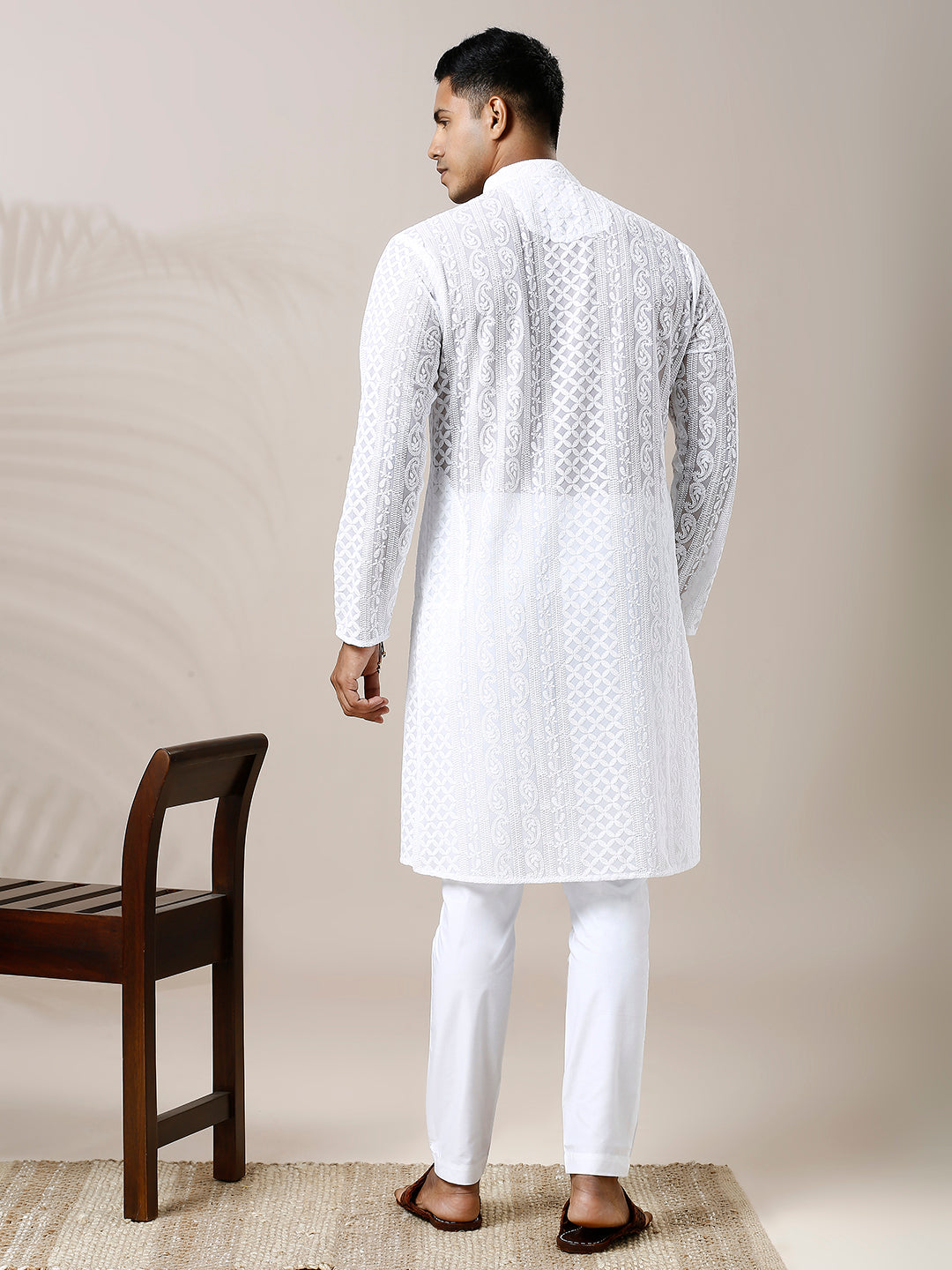 WHITE GEORGETTE PAISLEY DESIGN CHIKANKARI REGULAR FIT KURTA PYJAMA SET