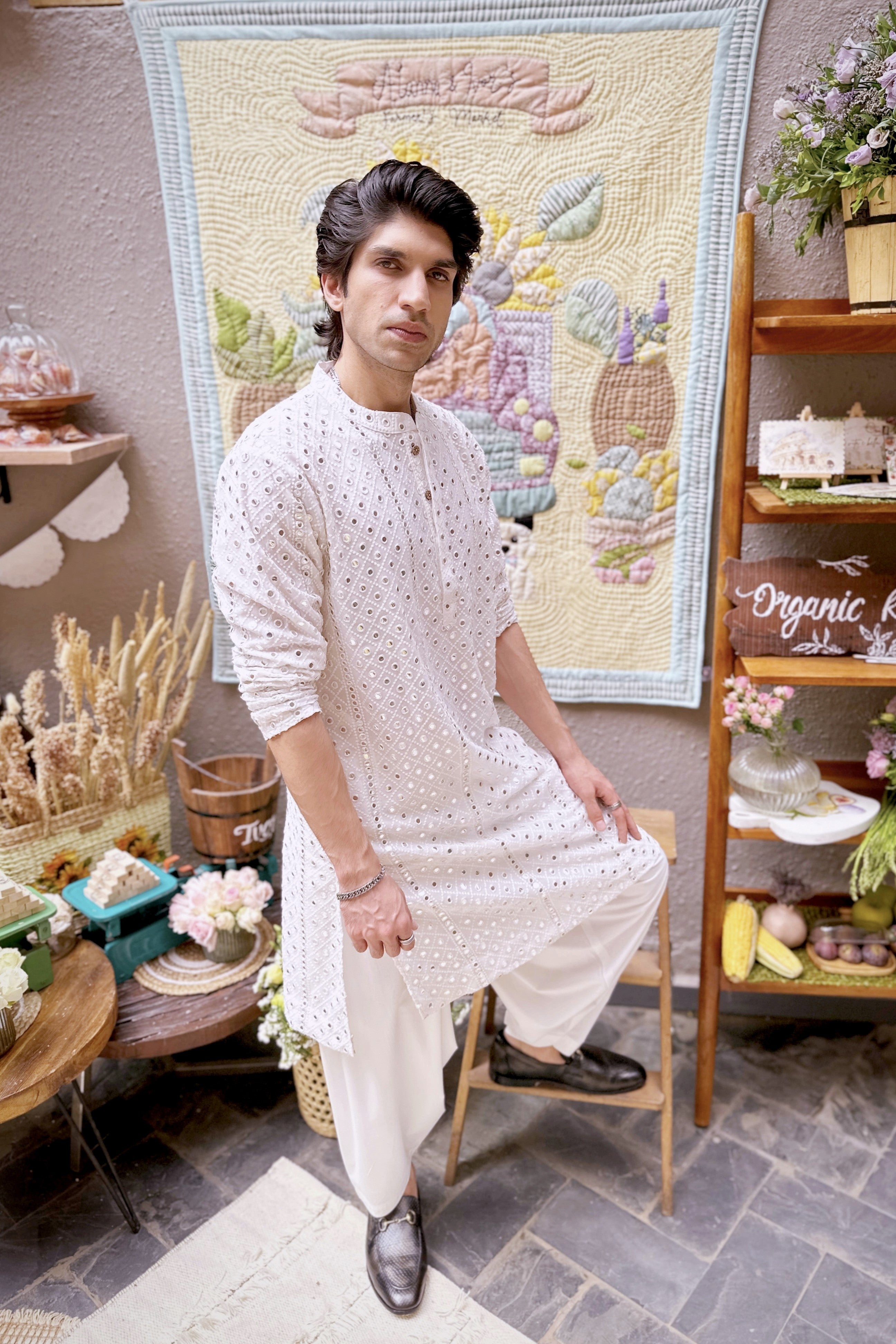 WHITE MIRROR ABLA GEORGETTE CHIKANKARI FESTIVE KURTA PYJAMA SET WITH LINING
