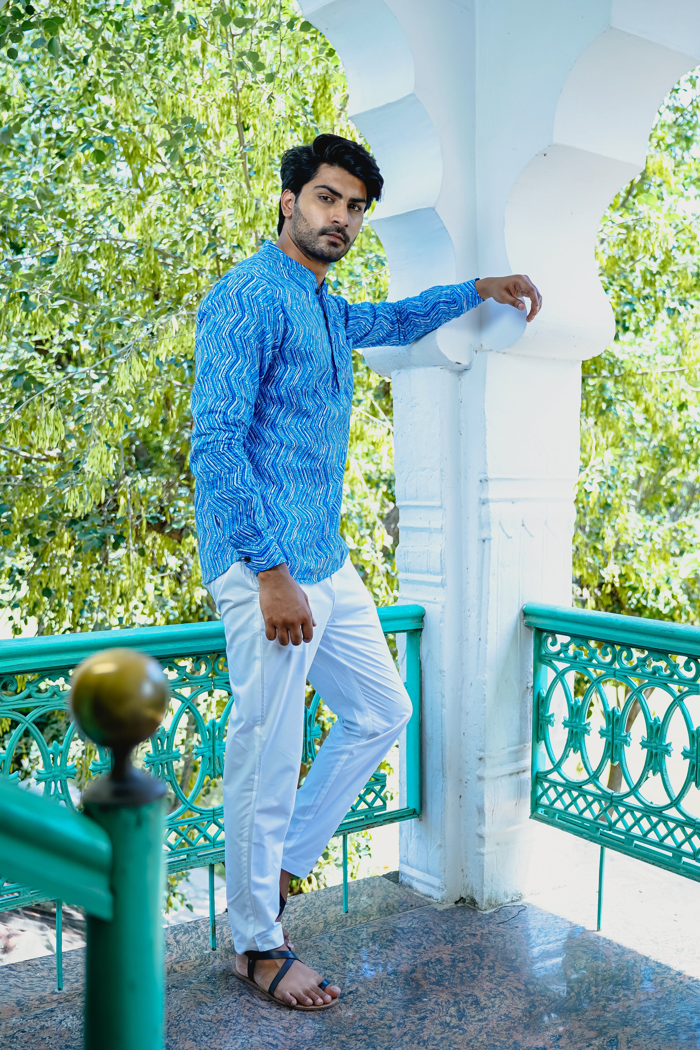 SAPPHIRE BLUE ZIG ZAG PRINTED SHORT KURTA WITH CUFF