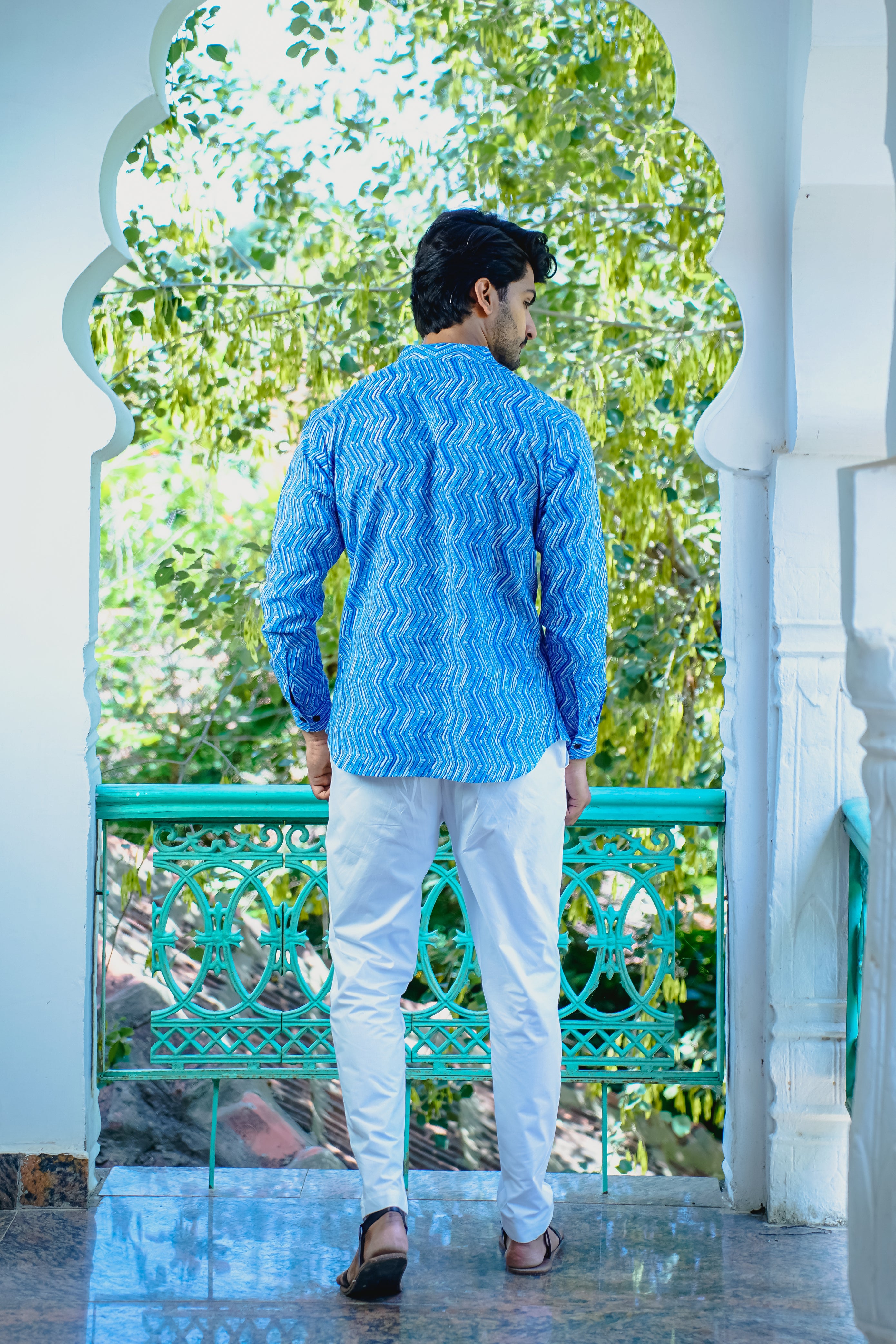 SAPPHIRE BLUE ZIG ZAG PRINTED SHORT KURTA WITH CUFF