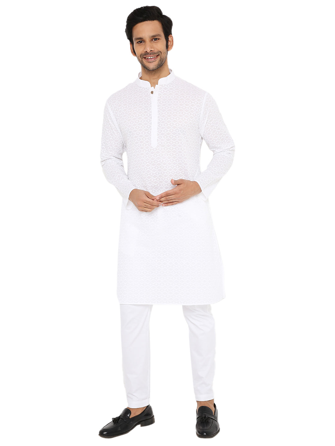 WHITE REGULAR FIT KURTA  PYJAMA SET WITH ZIG ZAG THREAD EMBRIODERY