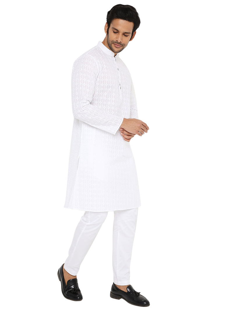 WHITE REGULAR FIT KURTA  PYJAMA SET WITH DIAMOND THREAD EMBRIODERY