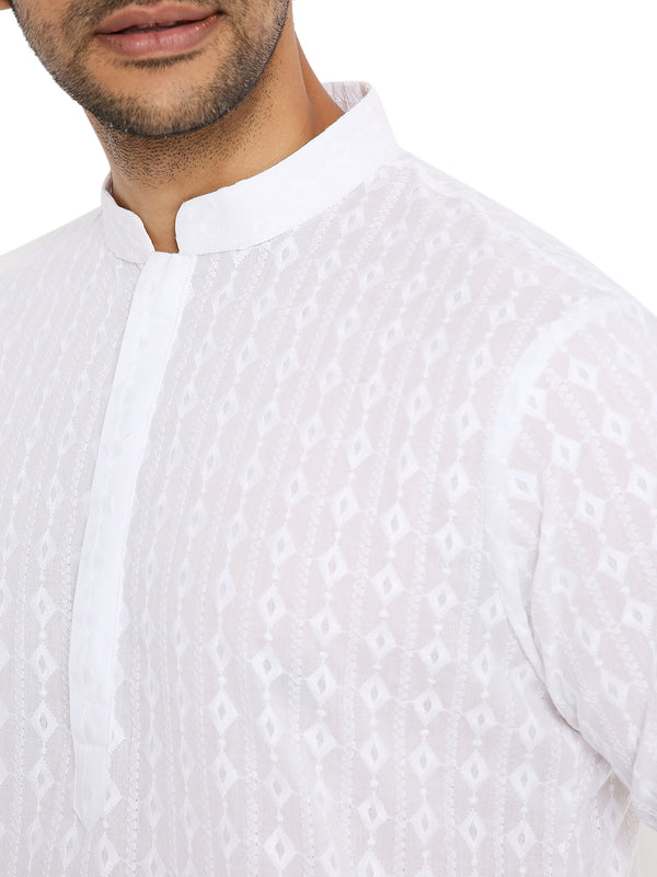WHITE REGULAR FIT KURTA  PYJAMA SET WITH DIAMOND THREAD EMBRIODERY