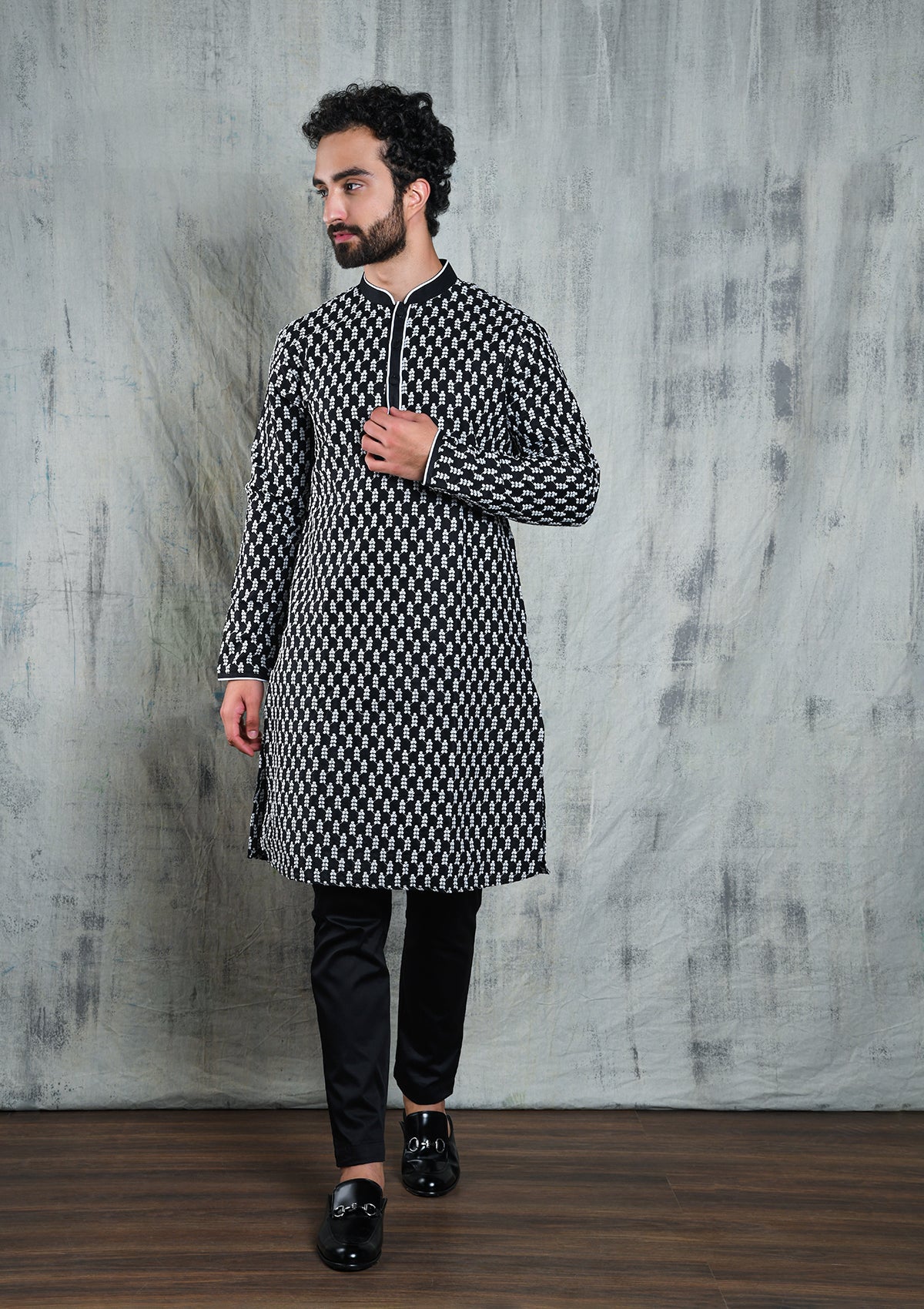 BLACK KURTA PYJAMA SET WITH INTRICATE WHITE 7DOT TREE THREAD EMBROIDERY
